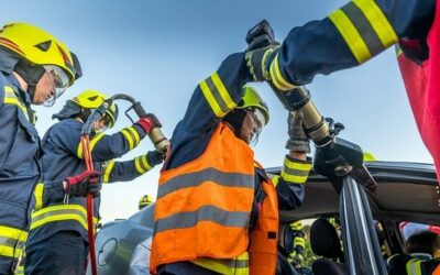 Two people rescued from wreckage following vehicle accident in Ottawa