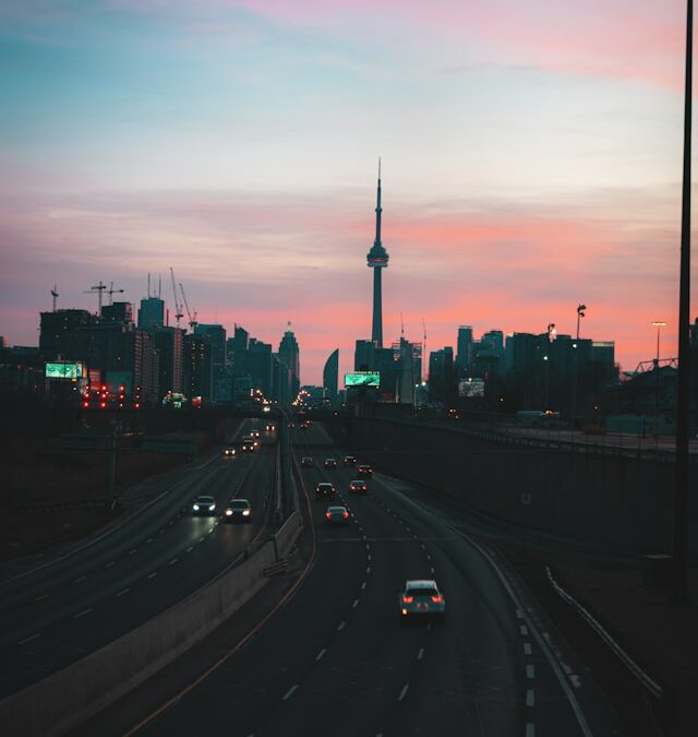 Car driving in opposite direction falls through hole on Gardiner Expressway 