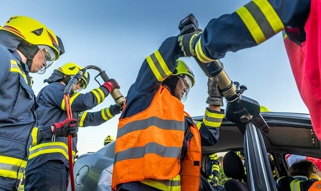 Man rescued from under pickup truck following collision near University of Ottawa